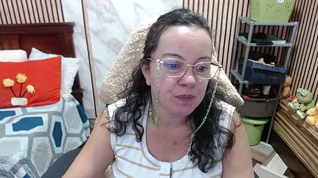 Sonialorens  online show from 5, 3, 2026