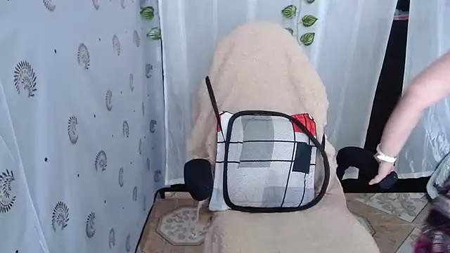 Sonialorens  online show from 17, 2, 2025