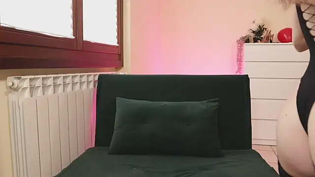 Snapshot of Luna_Riva chatting on 10, 2, 2025 Luna Riva online show from 10, 2, 2025