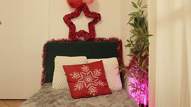 Luna Riva online show from 19, 12, 2025