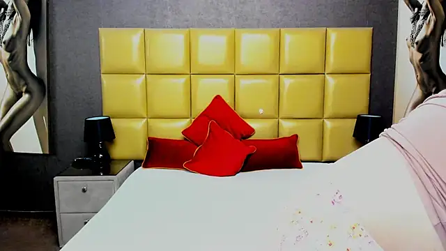 KiraLeila online show from 28, 4, 2026