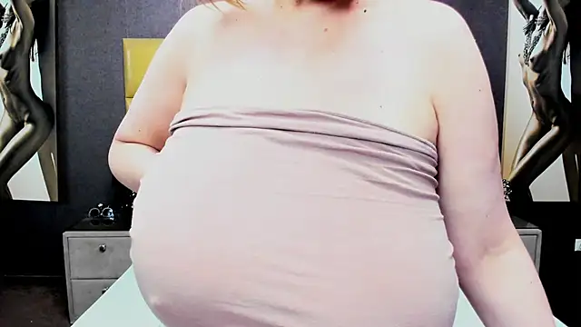 KiraLeila online show from 17, 11, 2025