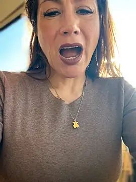 angelitasexy81 online show from 23, 2, 2026