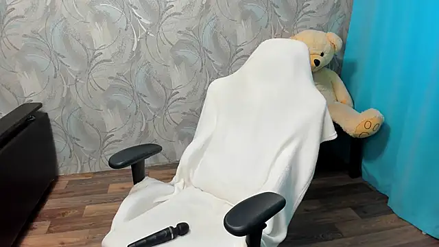 Kitty8meow online show from 12, 11, 2025