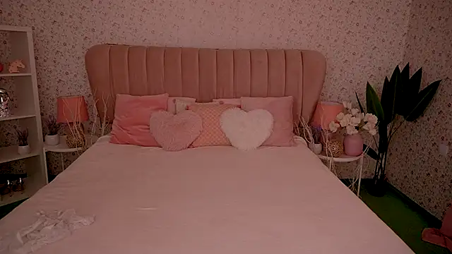 MirandaHobbs online show from 2, 10, 2025