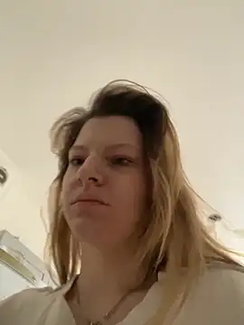 MaryHiggins online show from 16, 11, 2025