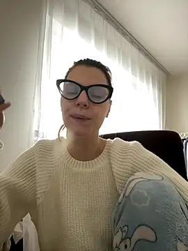 MaryHiggins online show from 16, 10, 2025