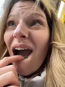 MaryHiggins online show from 4, 10, 2025