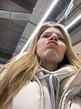 MaryHiggins online show from 19, 11, 2025