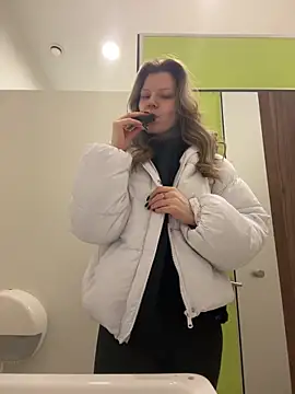 MaryHiggins online show from 19, 12, 2025