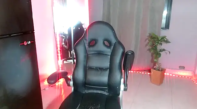 Ariana girlhots online show from 23, 2, 2025