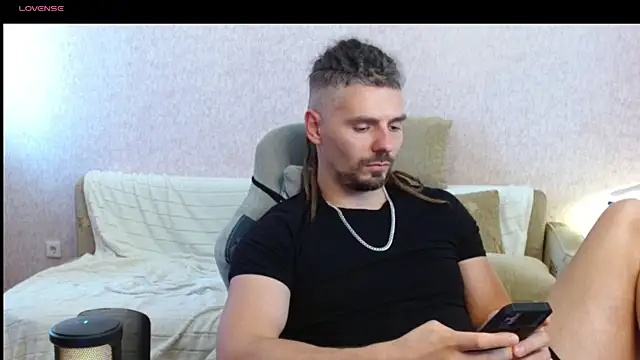 Snapshot of Aestheticguy101 chatting on 7, 8, 2026 Aestheticguy101 online show from 7, 8, 2026