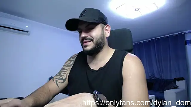 dyllan dom  online show from 19, 10, 2025