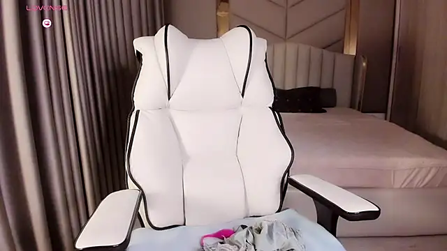 Girl  Funny online show from 16, 12, 2025