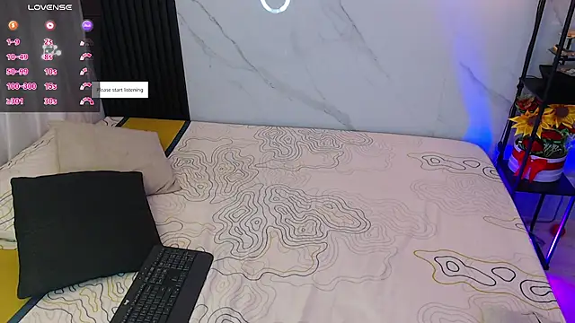 hotpawgmilf online show from 24, 2, 2026