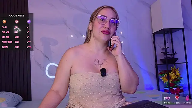 hotpawgmilf online show from 14, 6, 2026
