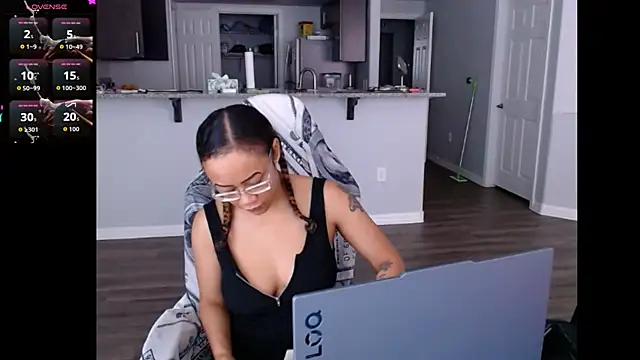Snapshot of RylHoneyy chatting on 11, 6, 2026 RylHoneyy online show from 11, 6, 2026