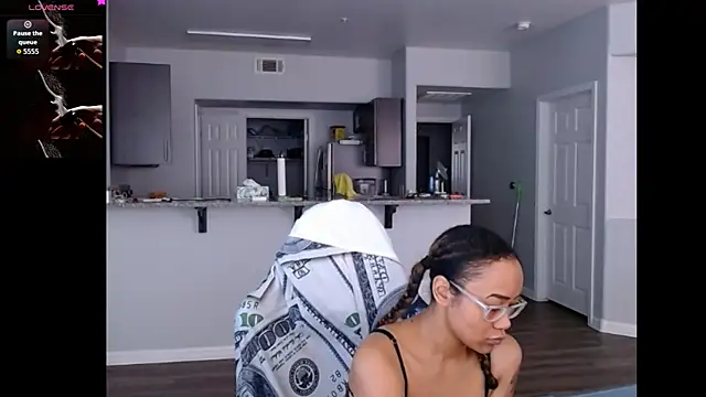 Snapshot of RylHoneyy chatting on 15, 6, 2026 RylHoneyy online show from 15, 6, 2026