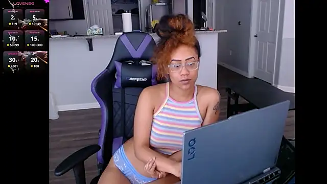 Snapshot of RylHoneyy chatting on 6, 7, 2026 RylHoneyy online show from 6, 7, 2026