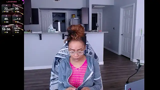 Snapshot of RylHoneyy chatting on 9, 6, 2026 RylHoneyy online show from 9, 6, 2026