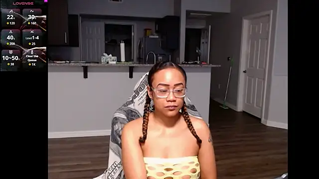 Snapshot of RylHoneyy chatting on 11, 6, 2026 RylHoneyy online show from 11, 6, 2026
