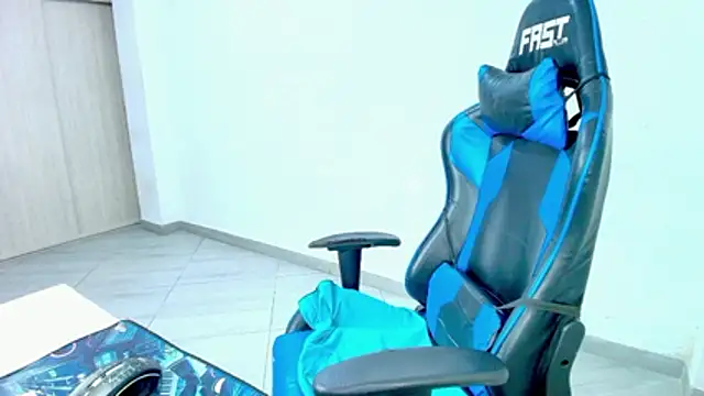 sophiax-x online show from 25, 2, 2026