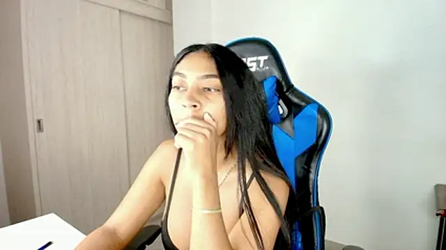 sophiax-x online show from 8, 1, 2026