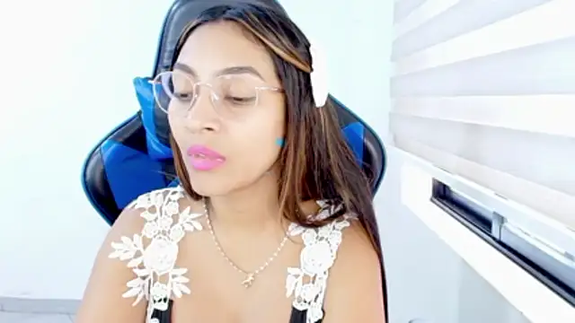 sophiax-x online show from 24, 6, 2026