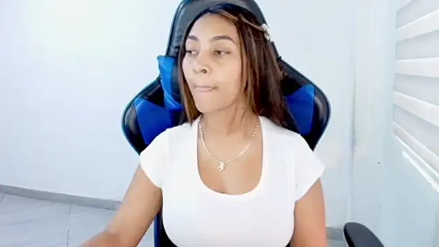sophiax-x online show from 14, 7, 2026