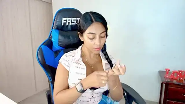 sophiax-x online show from 2, 12, 2025