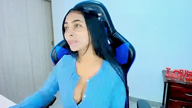 sophiax-x online show from 15, 12, 2025