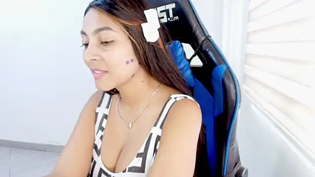 sophiax-x online show from 5, 7, 2026