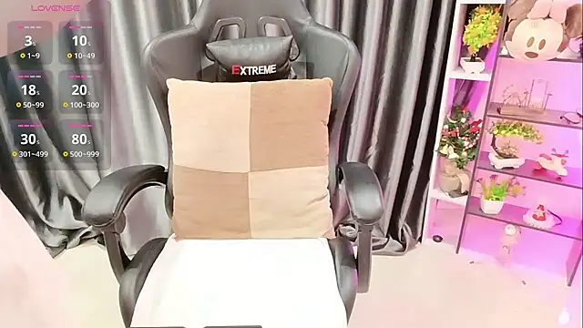 Yuki-yio online show from 10, 11, 2025