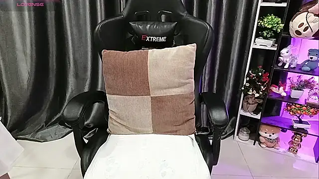 Yuki-yio online show from 3, 5, 2026
