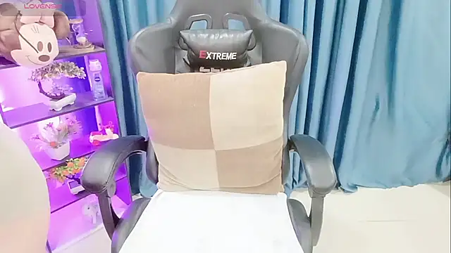 Yuki-yio online show from 14, 3, 2026