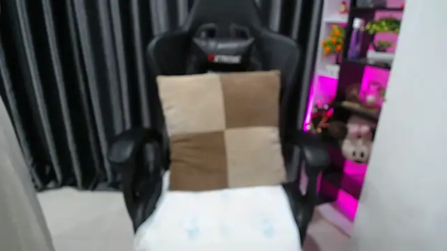 Yuki-yio online show from 3, 10, 2025