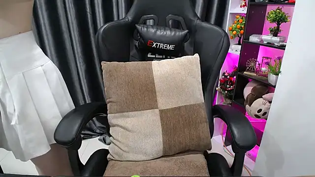 Yuki-yio online show from 22, 3, 2025