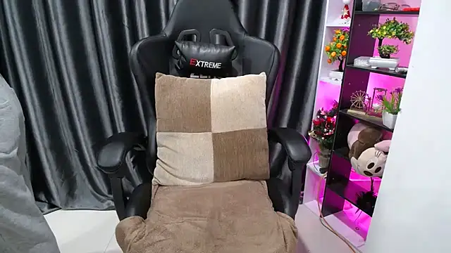 Yuki-yio online show from 23, 3, 2025