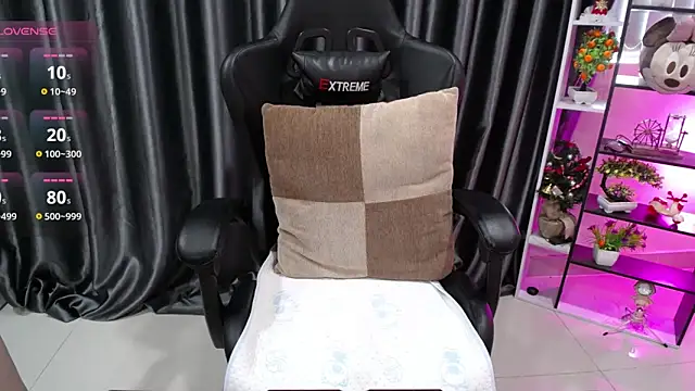 Yuki-yio online show from 16, 10, 2025