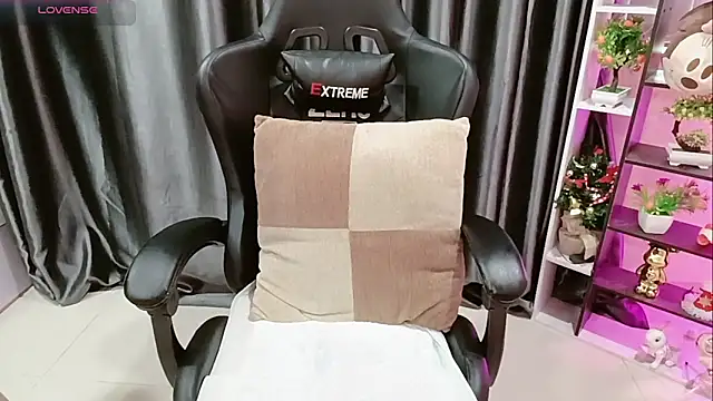 Yuki-yio online show from 9, 2, 2026