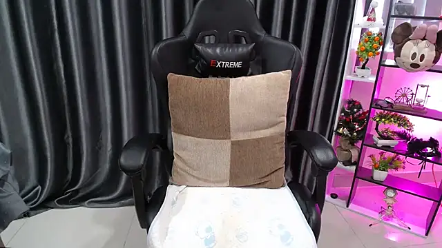 Yuki-yio online show from 9, 10, 2025