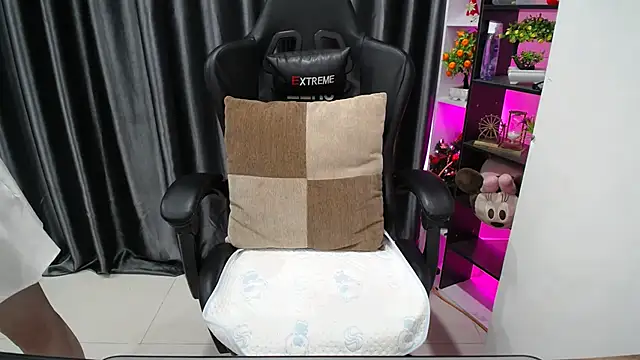 Yuki-yio online show from 19, 9, 2025