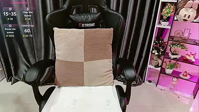 Yuki-yio online show from 13, 11, 2025