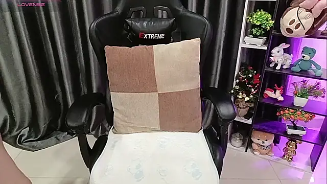 Yuki-yio online show from 12, 4, 2026