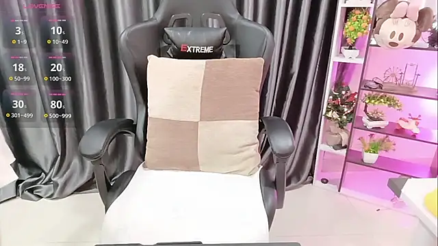 Yuki-yio online show from 19, 10, 2025