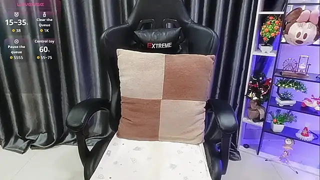 Yuki-yio online show from 29, 10, 2025