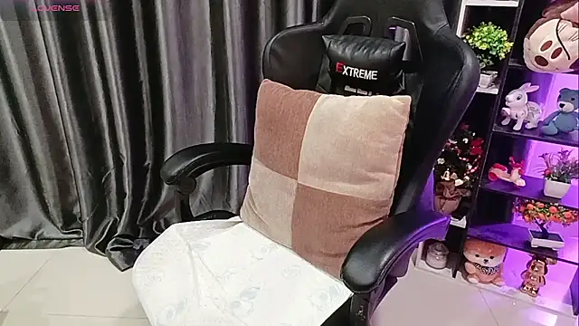 Yuki-yio online show from 5, 4, 2026