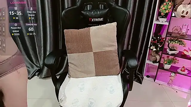 Yuki-yio online show from 14, 11, 2025