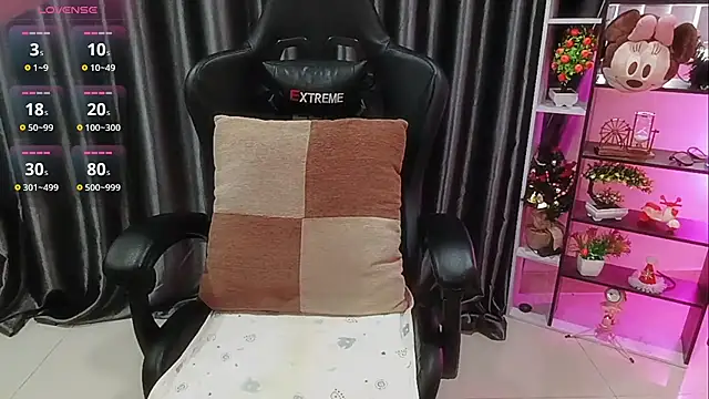 Yuki-yio online show from 27, 10, 2025