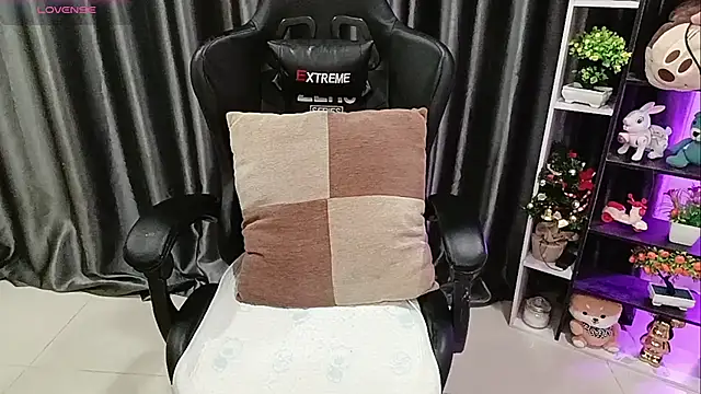 Yuki-yio online show from 15, 4, 2026